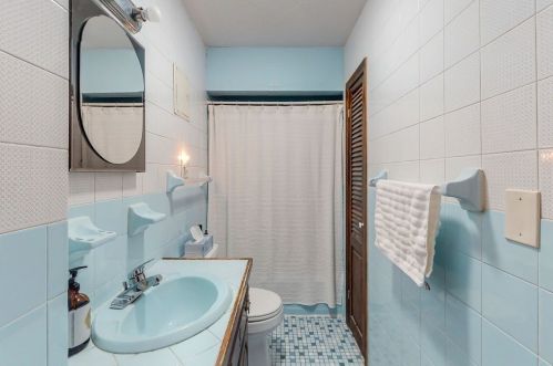 903 Beacon St, Boston MA exterior