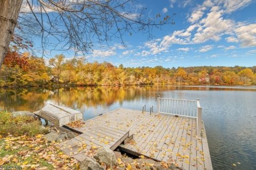 65 Lake Shore Dr, Wantage, NJ 07461