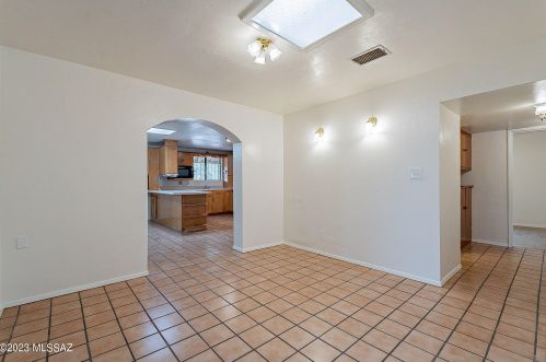 817 District St, Tucson AZ 85714-1105 exterior