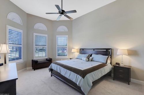 8961 Quarry Dr, Naples FL 34120-5256 exterior