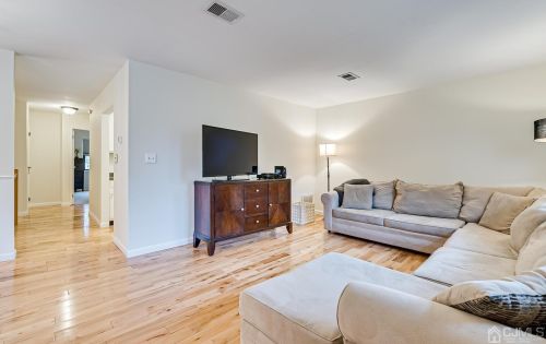 30 Prospect St, Metuchen NJ 08840-2270 exterior