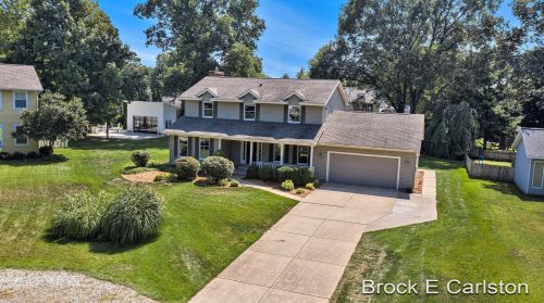 1431 Bayview Dr, Meskegon, MI 49441-5280