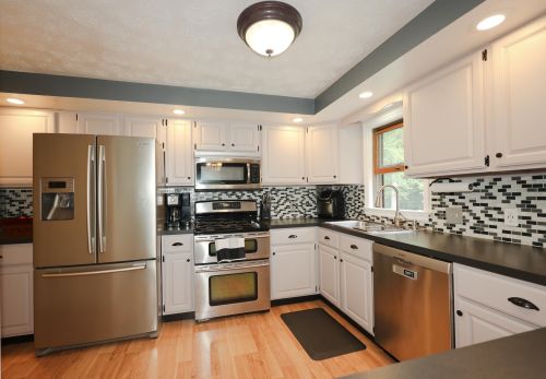 247 Elm St, Concord NH 03303-3322 exterior