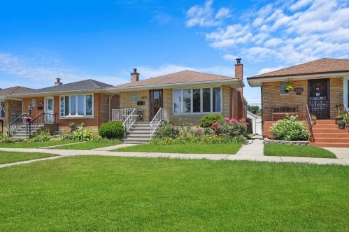 6134 63rd Pl, Chicago, IL 60638-5306