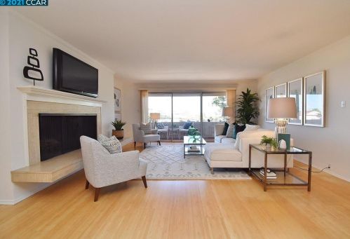 1401 Walnut St, Berkeley CA 94709-1472 exterior