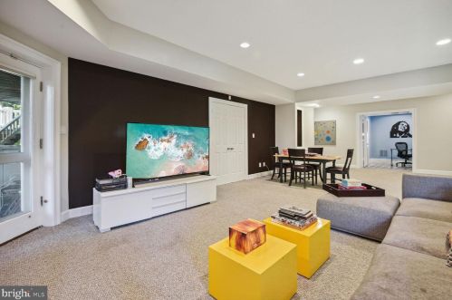 9906 Avenel Farm Dr, Rockville MD 20854-5410 exterior