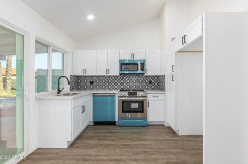 2605 50 Dr, Phoenix AZ 85031-1329 exterior