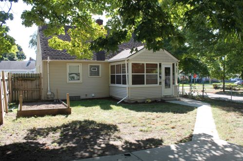 801 Eleanor St, Grand Rapids MI 49505-4223 exterior