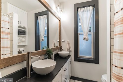 1344 29 St, Philadelphia PA 19146-3708 exterior