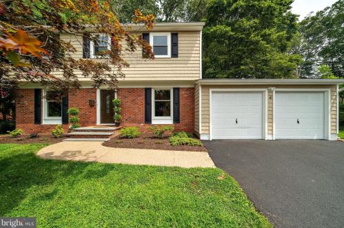 4 Darrah Ln, Trenton NJ  08648-3108 exterior