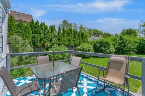 166 17 St, Babylon NY 11704-2722 exterior