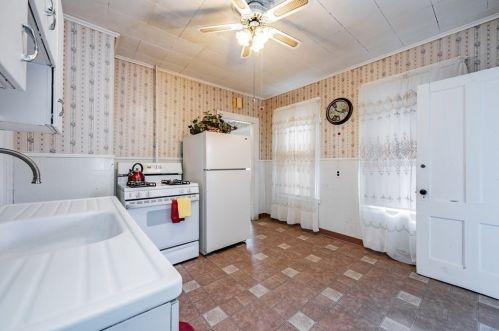 54 Revere St, Springfield MA 01108-1314 exterior