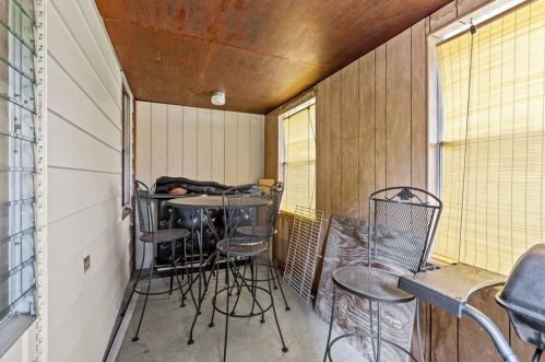 6739 Madison Ave, Pittsburgh PA 15122-2737 exterior