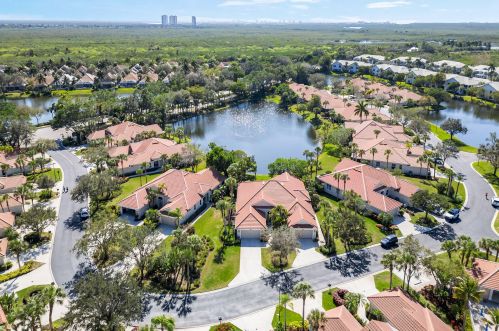 8472 Bent Crk Way, Naples FL 34114-9421 exterior