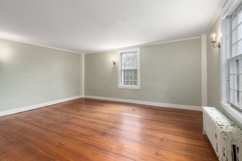 2 Brookshire Rd, Worcester MA 01609-1251 exterior