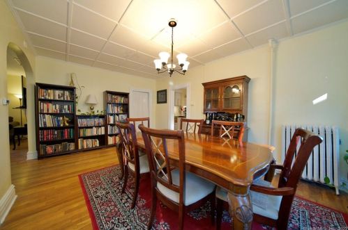 9 Fairview St, New Britain CT 06051-2707 exterior