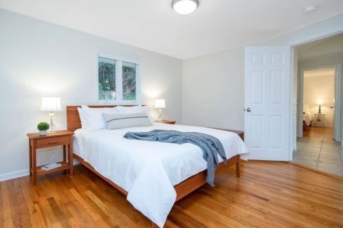 1110 Amostown Rd, West Springfield MA 01089-4309 exterior