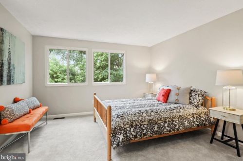 6023 Chicory Pl, Alexandria VA 22310-1795 exterior