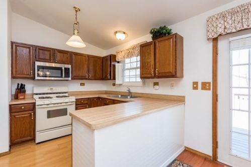 2726 Lydia St, Waukegan IL 60085-3269 exterior