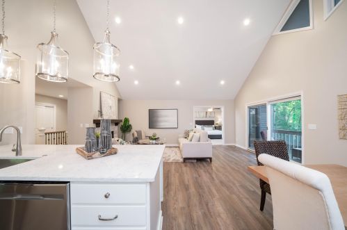 919 Essex Cir, Kalamazoo MI 49008-2349 exterior