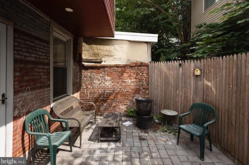 1321 18 St, Philadelphia PA 19146-4701 exterior