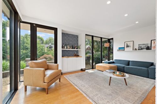 6338 Bryant St, Pittsburgh PA  15206-1703 exterior