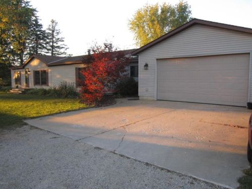 5575 116th Ave, Fennville, MI 49408-9528