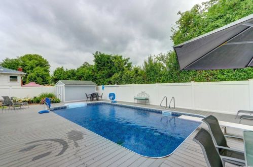 1281 America Ave, Babylon NY 11704-4037 exterior