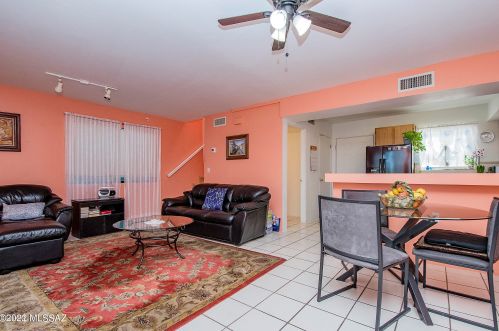 136 Pastime Rd, Tucson AZ  85705-3302 exterior