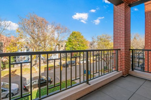 1849 Oakdale Ave, Chicago IL 60657-4024 exterior