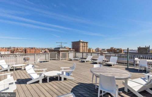 1514 17th St, Washington DC  20036-6227 exterior