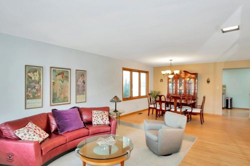 127 Grantley Ave, Elmhurst IL 60126-2362 exterior