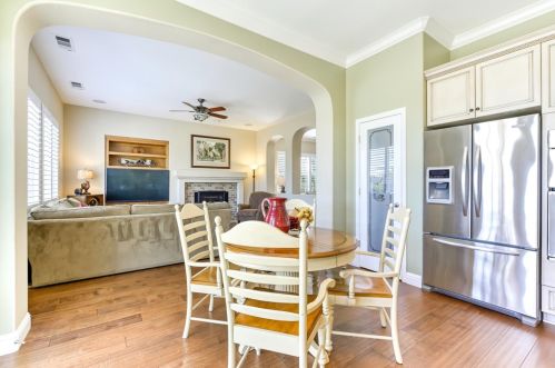 4054 Borders Dr, Folsom CA 95762-5415 exterior