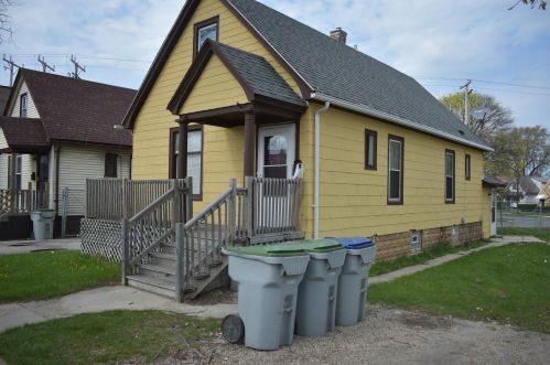 4228 Fond Du Lac Ave, Milwaukee, WI 53216-3528