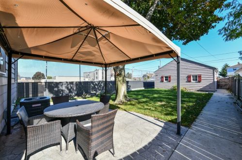 2254 61, Milwaukee WI 53213-1502 exterior