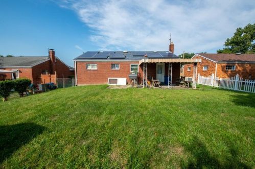 5259 Becky Dr, Pittsburgh, PA 15236-2620