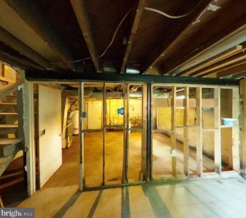 12021 Valleywood Dr, Silver Spring MD 20902-2236 exterior