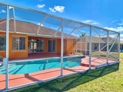 2126 Gailwood St, Fort Pierce FL  34987-2202 exterior