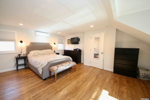 19 Livingston St, Huntington Station NY 11746-4026 exterior