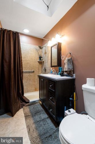 5411 Erdrick St, Philadelphia PA 19135-1013 exterior