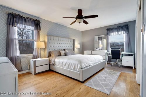 46 Brookside Rd, Edison NJ 08817-4618 exterior