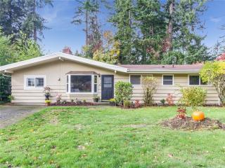 19145 3rd Ave, Seattle, WA 98155-2102