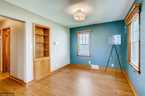 1051 Cumberland St, Saint Paul MN 55117-4870 exterior