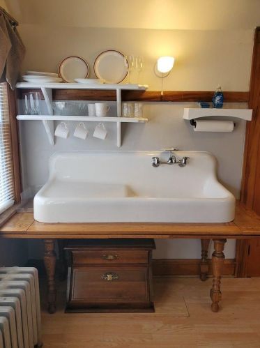 5525 Wisconsin Ave, Milwaukee WI 53208-3067 exterior