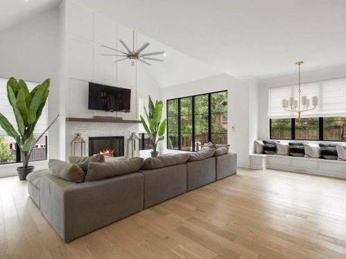 4736 Lk Forrest Dr, Atlanta GA 30342-2217 exterior