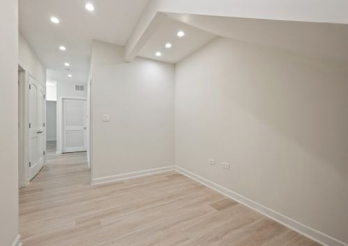 1452 Blackhawk St, Chicago IL 60610-1170 exterior