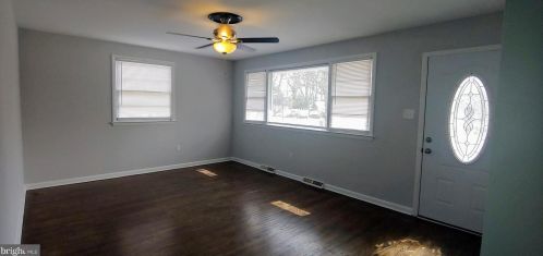 205 Davis Rd, Runnemede NJ 08078-1816 exterior