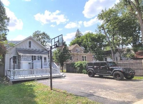 179 North Ave, Elmhurst IL 60126-2558 exterior