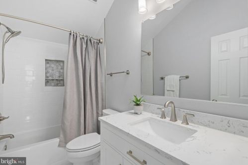 5124 Knapp Pl, Alexandria VA 22304-8637 exterior