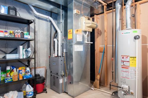 2242 Meadowglen Dr, Grand Rapids MI 49505-6302 exterior